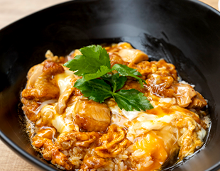 阿波尾鶏の親子丼～あわそだちの卵使用～