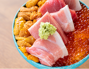 うにトロいくら贅沢丼